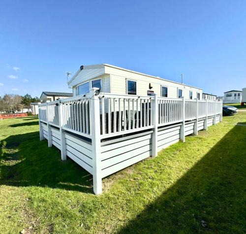 Isle of Grain House | Haven Caravan
