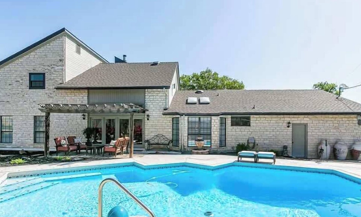 Belton House | Haven Getaway Inground Pool Inground Hot tub Family