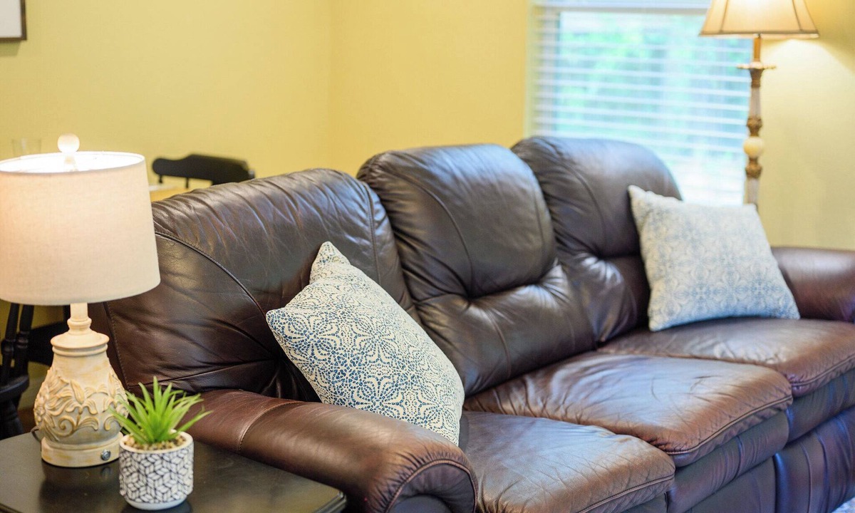 Tomball House | Haven in the Woods: Covered parking; Easy entry
