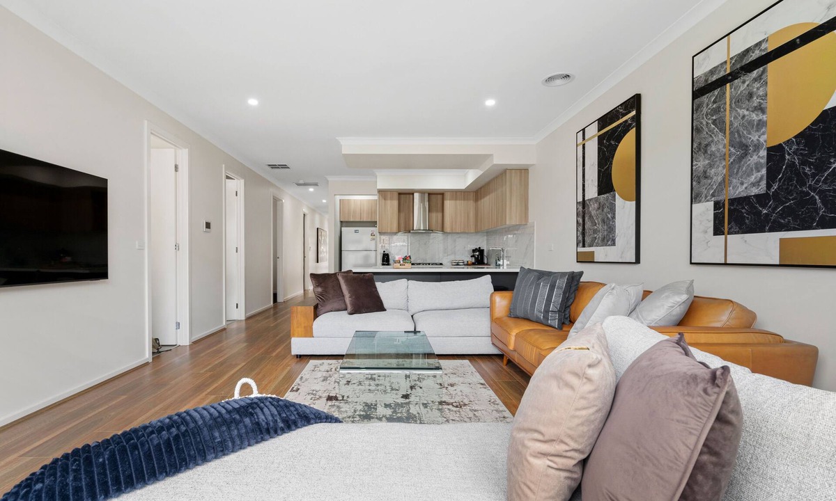 Point Cook House | Haven near Tarneit main shops
