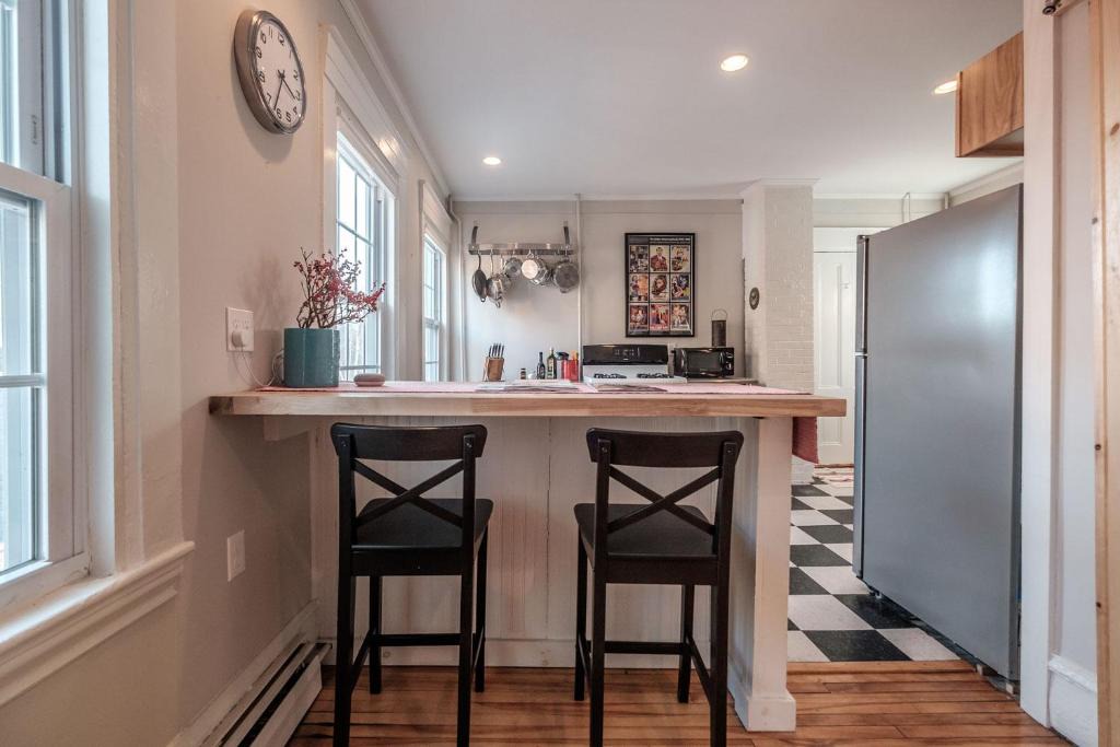 East End Apartment | Haven on the Hill