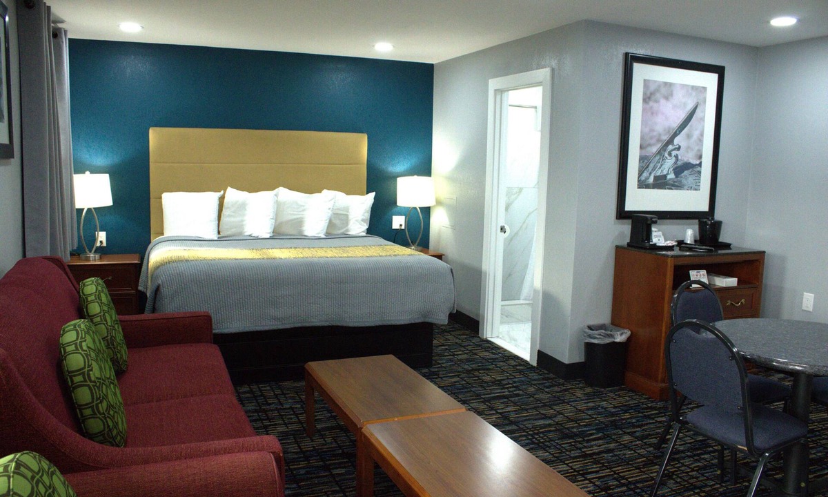Scottsburg Hotel | HavenPointe Inn & Suites