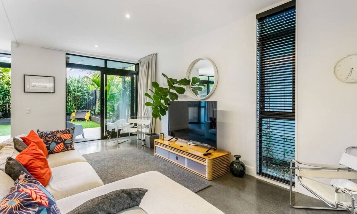 Hobsonville House | Havenview Residence with courtyard