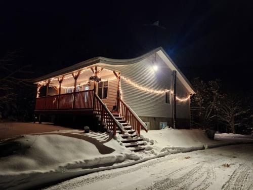 Lac-Swell Ski Chalet | Havre de détente avec foyer et spa