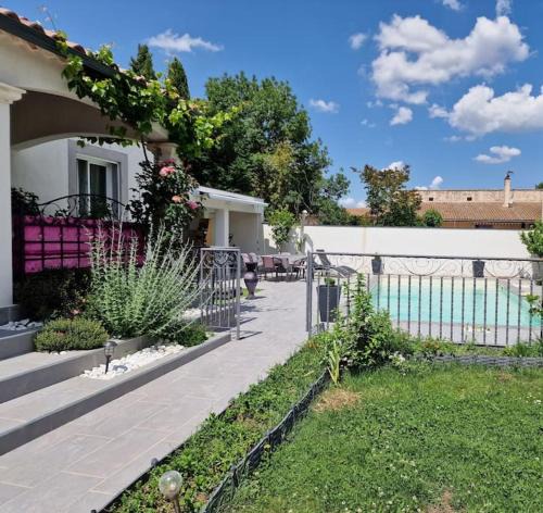 Ribaute-les-Tavernes Villa | havre de bien-être avec piscine et jacuzzi