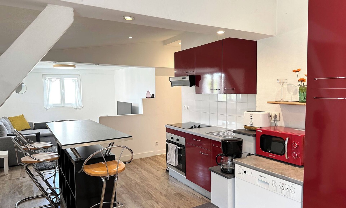 Savigny-sur-Orge Apartment | Havre de Calme. Paris and 7' Orly Airport. Parking
