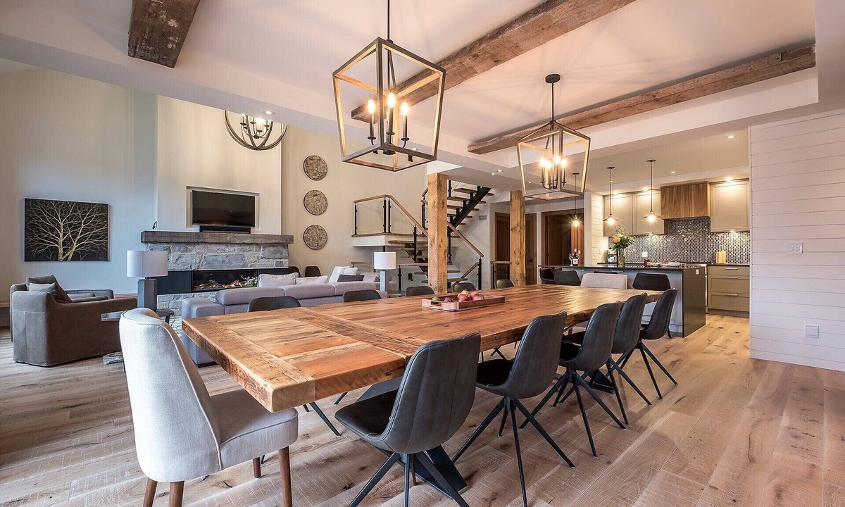 Mont-Tremblant House | Havre Des Skieurs| Ski-in/Ski-out | 5060 sq.ft Luxury Townhouse | Hot Tub & Garage & Shuttle