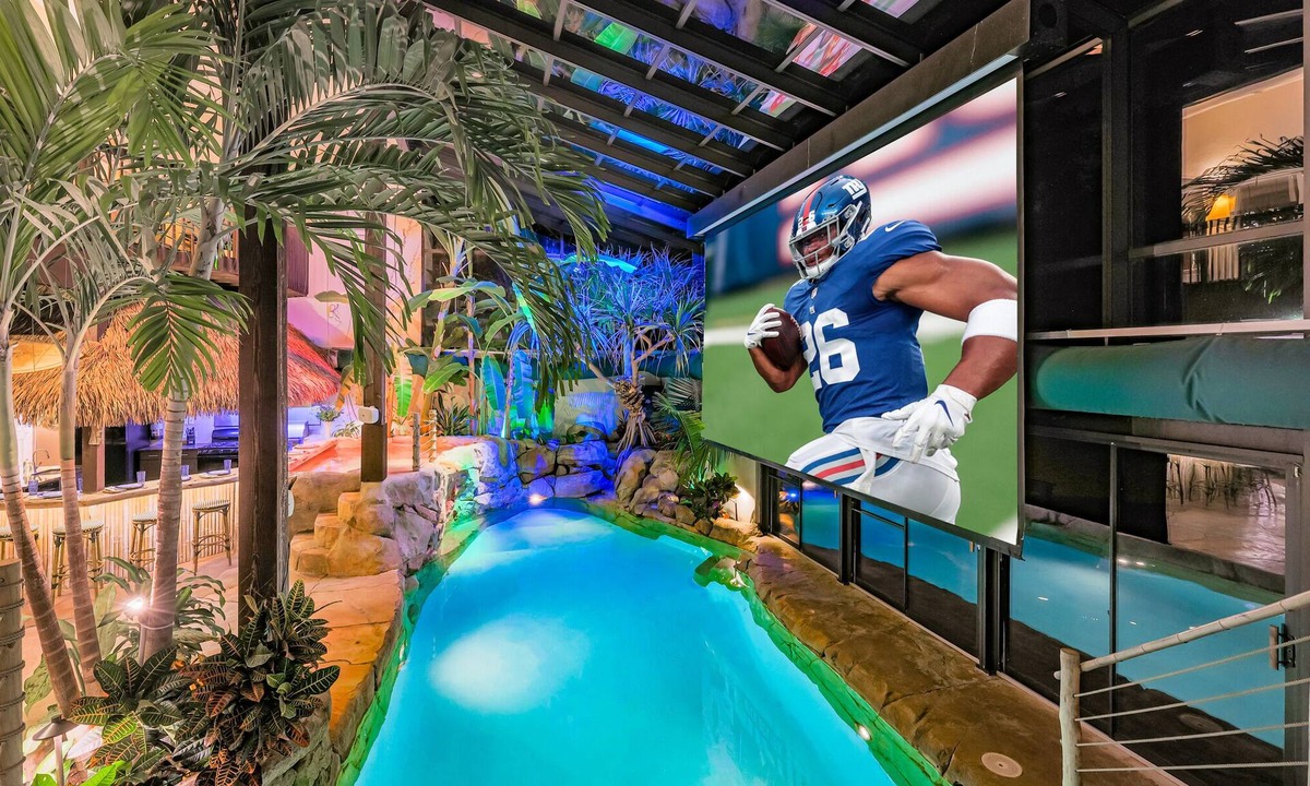 Media House | HAWAII Indoors! Swim-up Tiki-Bar 20' Palms,5 waterfalls,2 Theaters,Pool, Spa,Gym