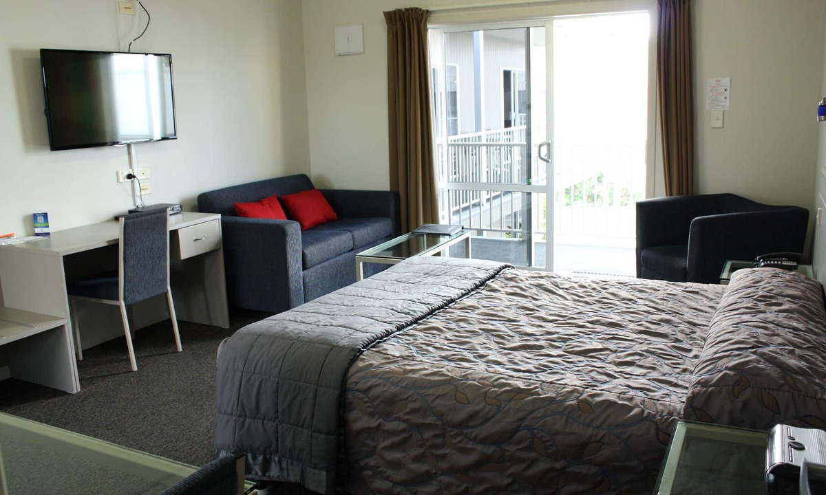 Hawera Hotel | Hawera Central Motor Lodge