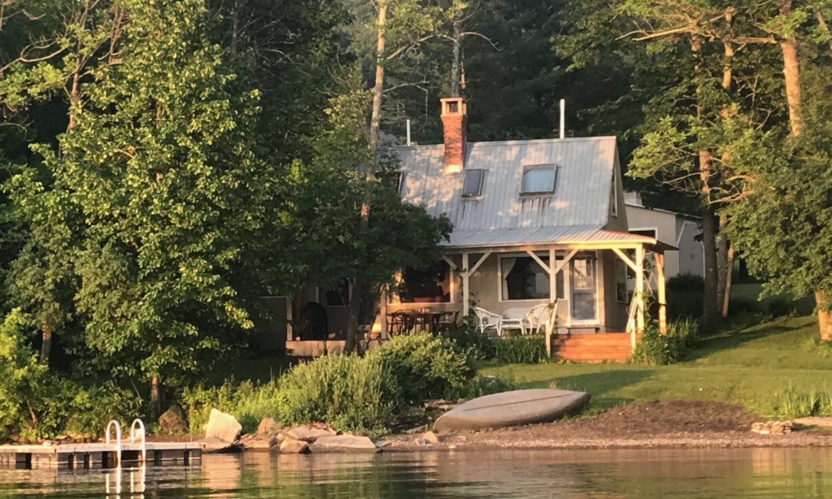 Cooperstown Cottage | Hawk Nest - Lakefront - Beach - Sunsets - Fire Ring!