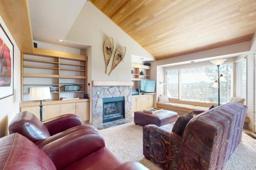 Redmond House | Hawk's Landing