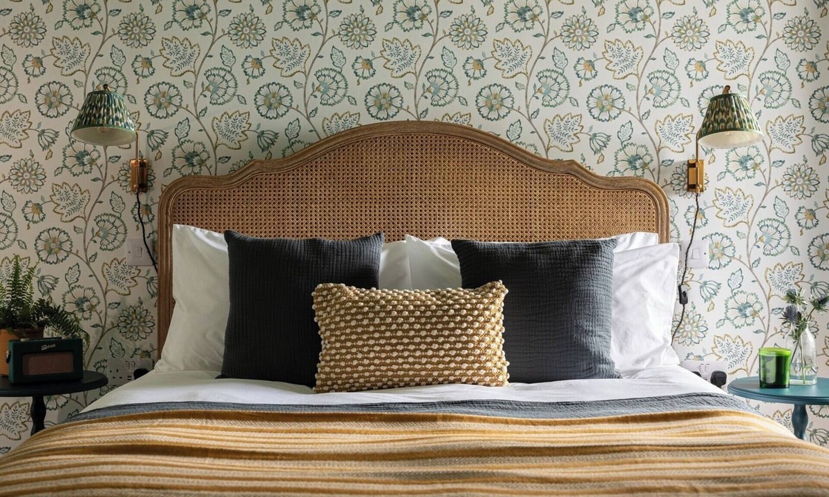 Alton House | Hawk's Ledge - Otium Wine Estate