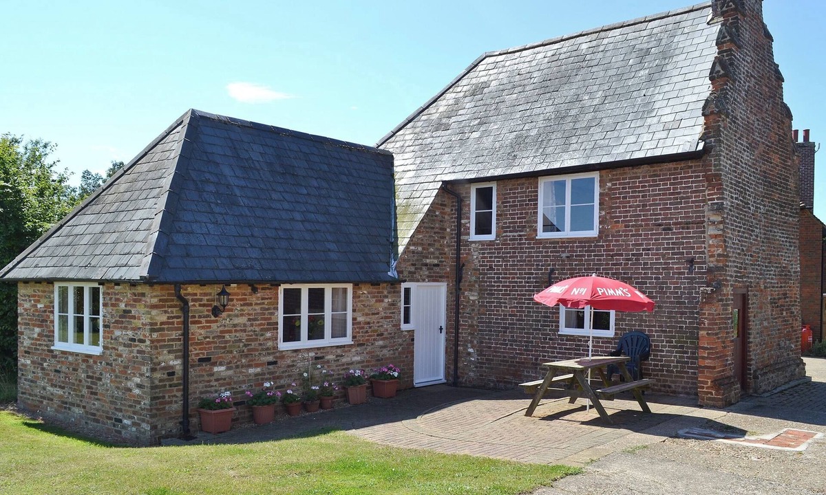 Preston Cottage | Hawthorne Cottage - PY8