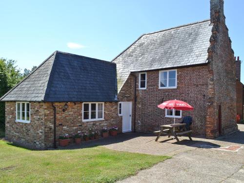 Preston House | Hawthorne Cottage - Py8