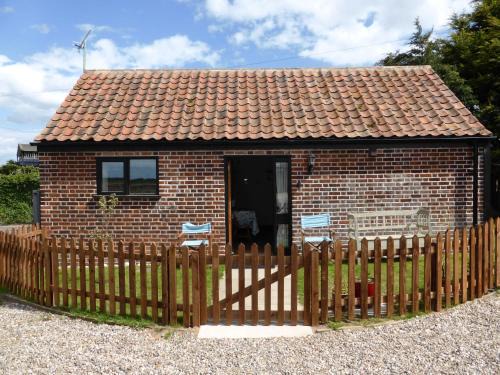 Winterton-on-Sea House | Hay Barn