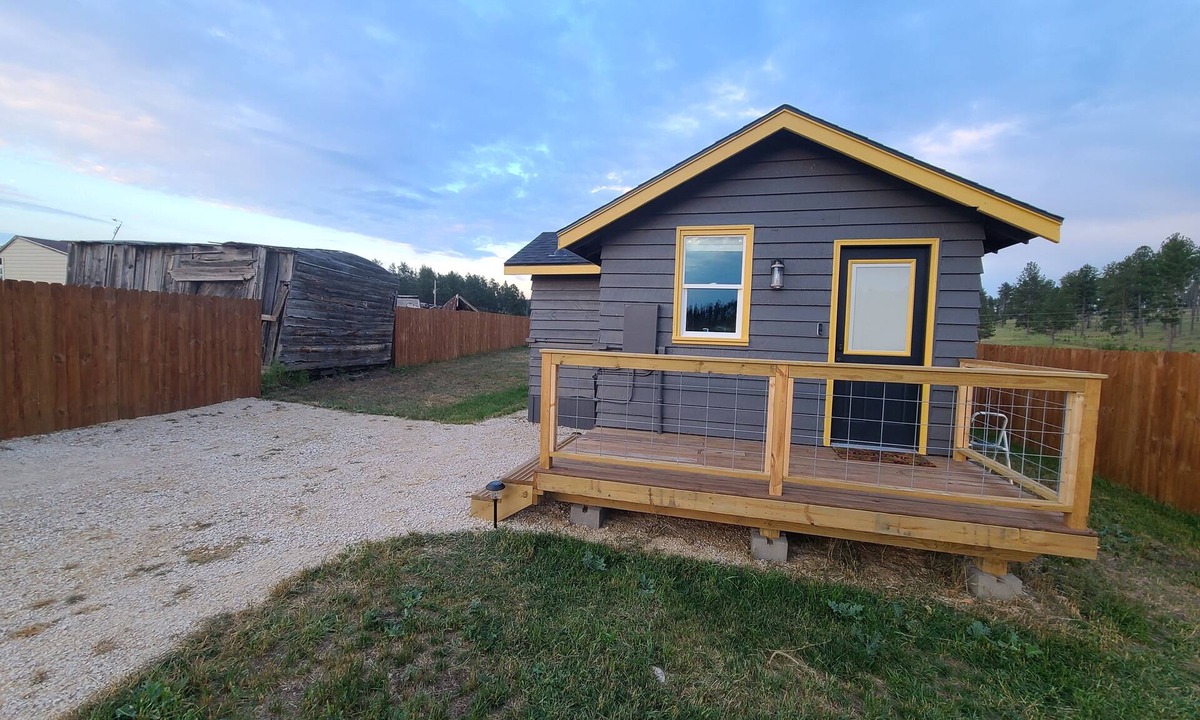 Custer Cabin | Hay Creek Farmhouse
