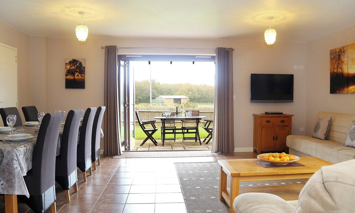 Maidstone Cottage | Hay Fields, Tilmangate Farm