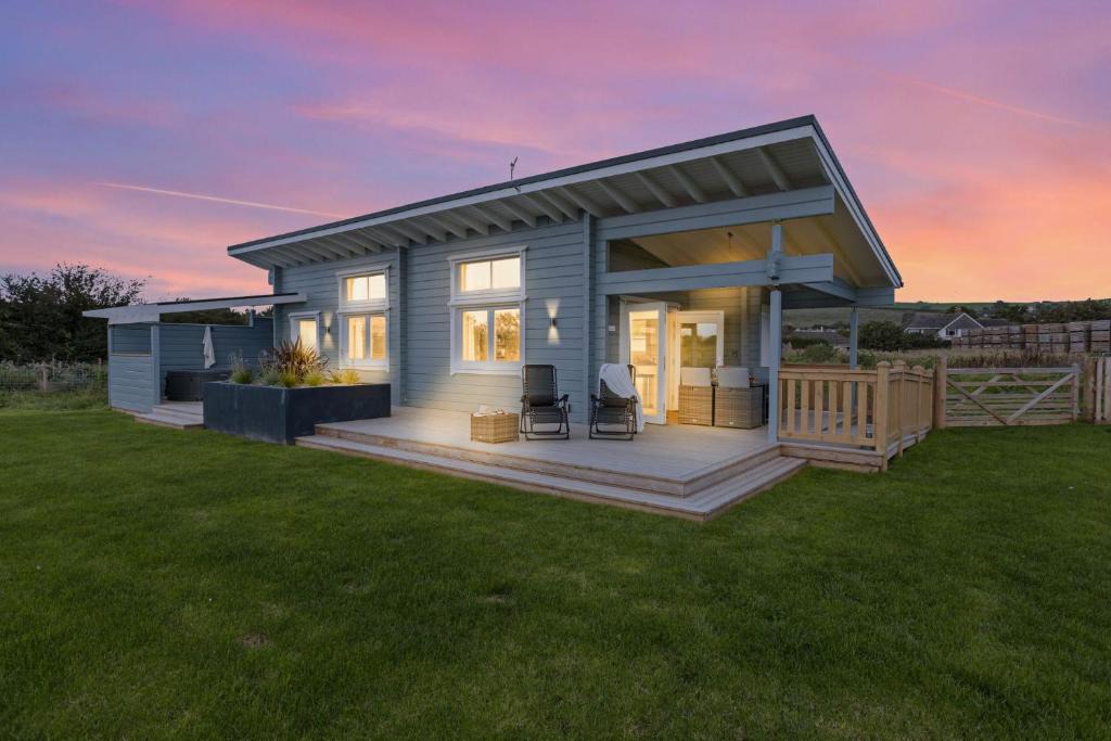 Braunton House | Hayditch, Great Field Lodges