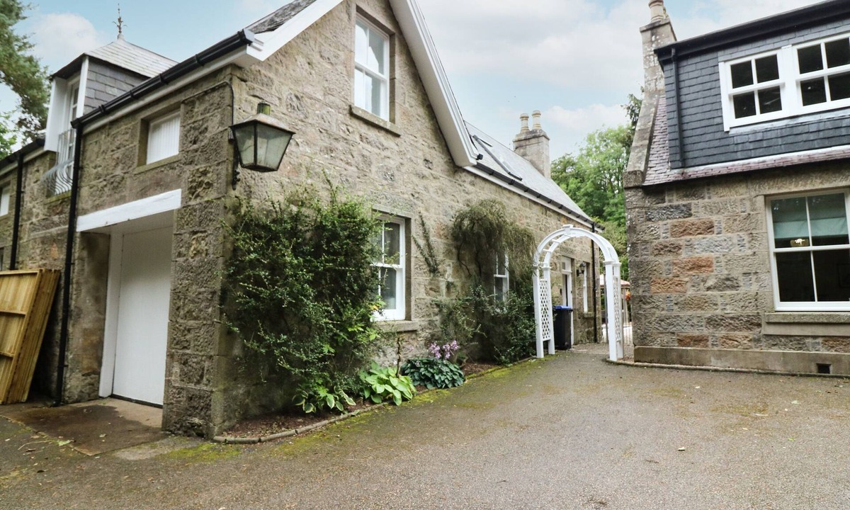 Old Deer Cottage | Hayloft