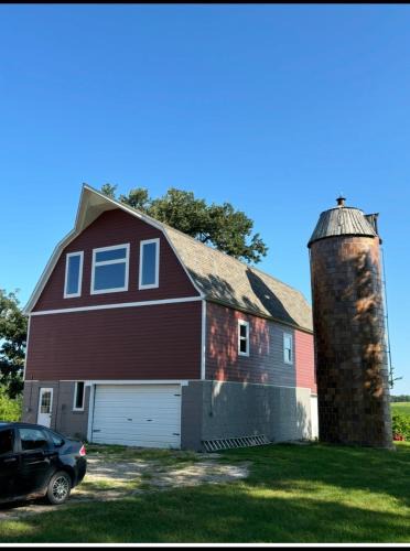 Le Sueur County House | Hayloft Hideaway
