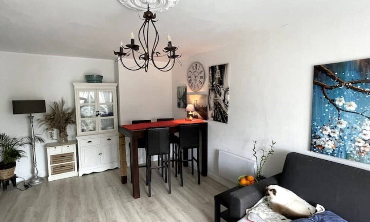 Saint-Gregoire Apartment | Hays and Galia's apartment