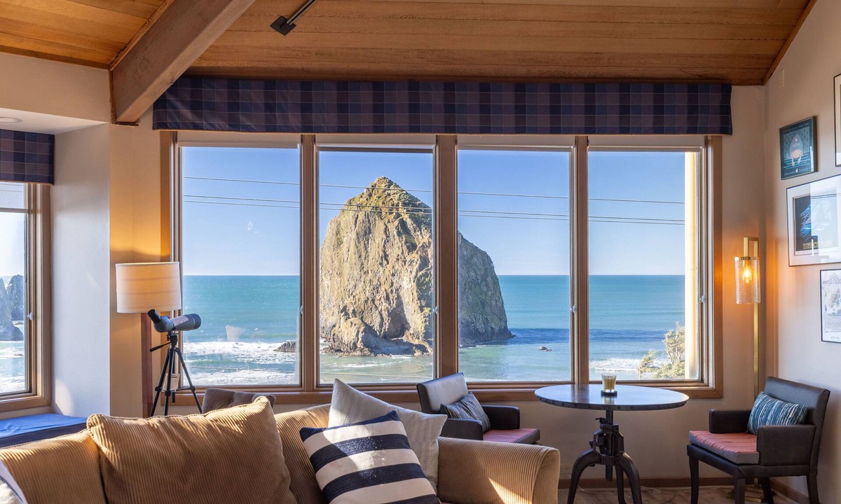 Tolovana Park House | Haystack Vista Beach House * Private Hot Tub