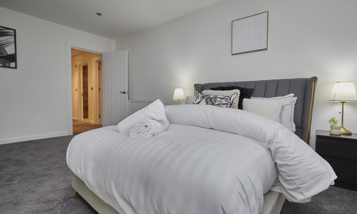 Bradford House | Hayy Elegant Townhouse