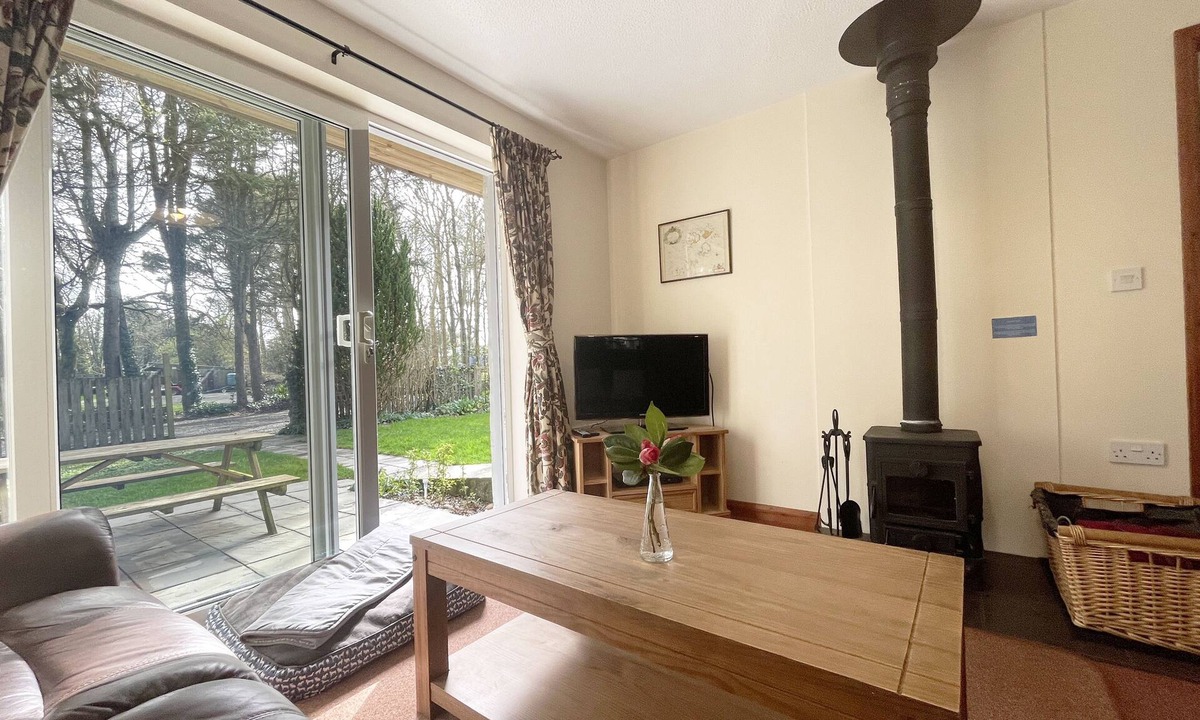 Goonhavern Cottage | Hazel Croft, in tranquil grounds near Perranporth