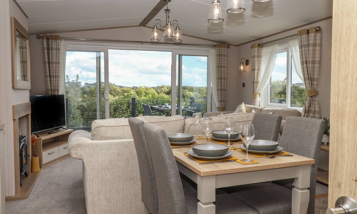 Teigngrace Cottage | Hazel Lodge