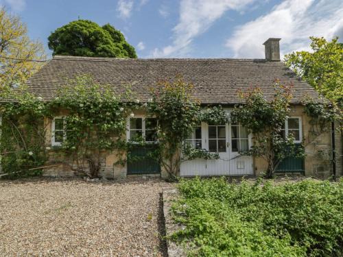 Brimpsfield House | Hazel Manor Wing