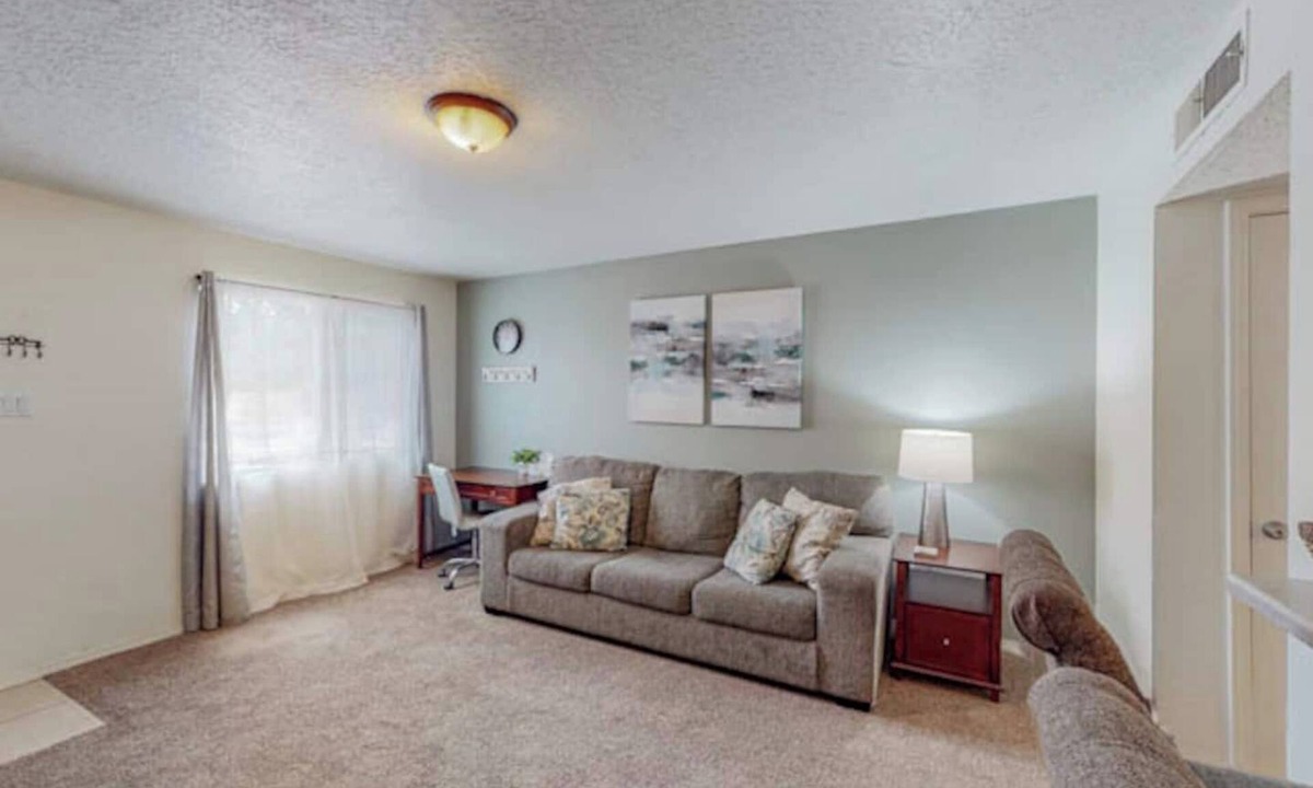 West Old Town Apartment | Hazel Orchid, Near Old Town