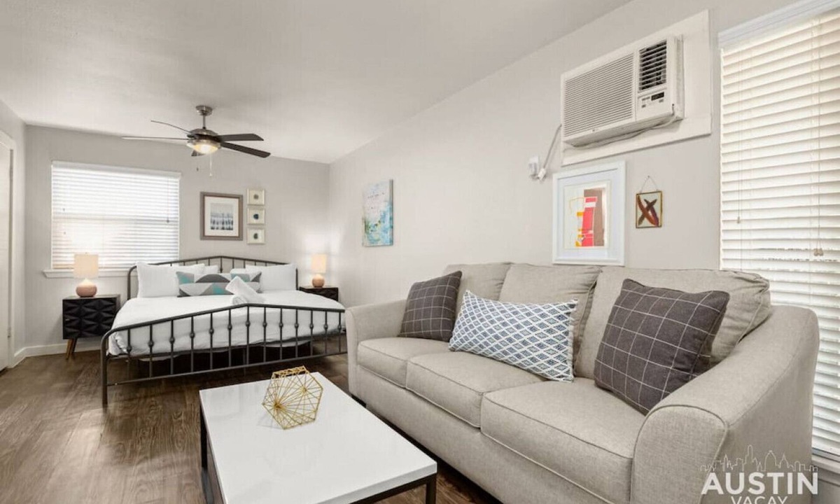 Barton Hills Apartment | HC #102 xxxxxxxxxxxx