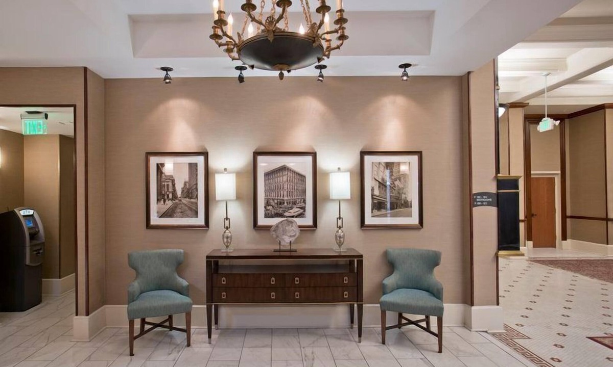 Downtown Baltimore Apartment | Hearing Accessible King Studio w/Free Breakfast
