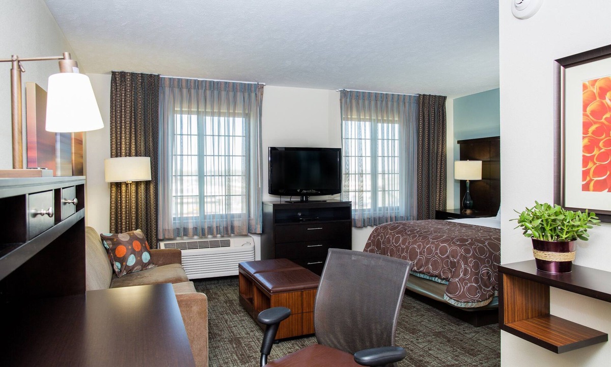 Marquette Apartment | Hearing-Accessible King Studio, Marquette
