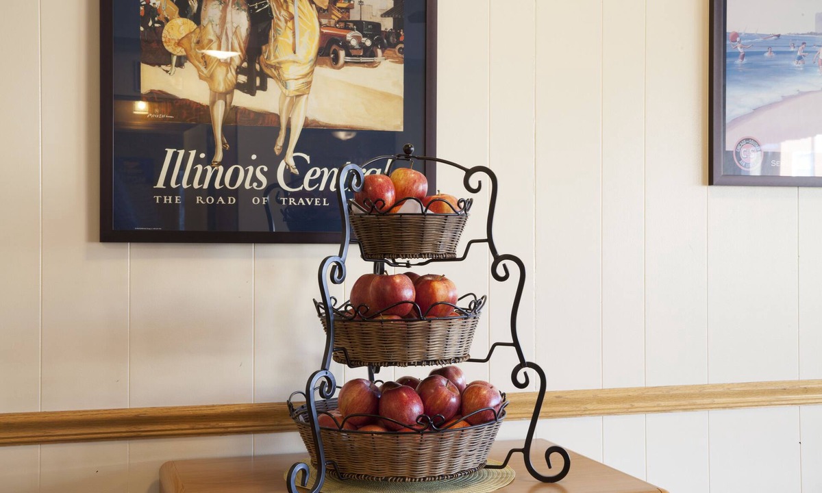 Edgewater Hotel | Heart O' Chicago