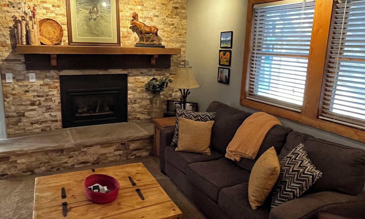 Four O'Clock Condo | Heart of Breckenridge-Walk to Lifts and Town! Owner Rental.