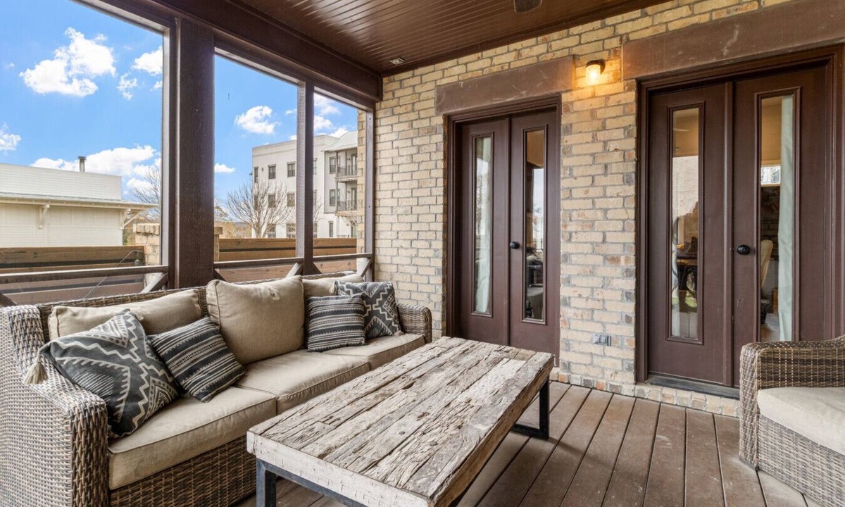 Eufaula House | Heart of Carlton Landing Sleeps 8 Prime Spot