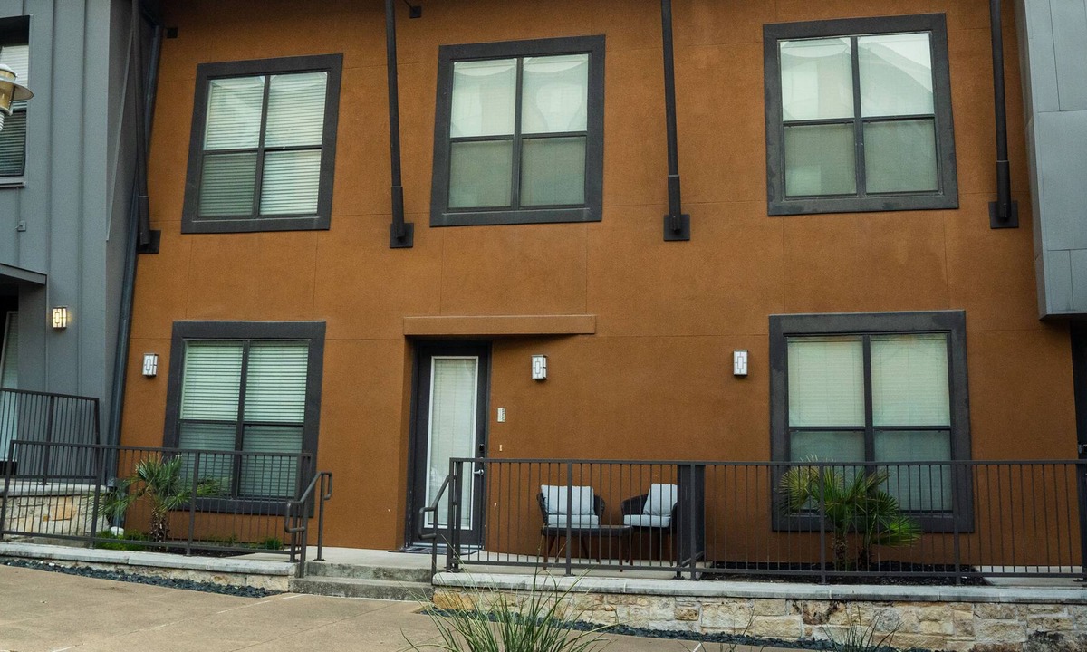 North Burnet House | Heart of Domain, Modern 3bd,3b Stunning Townhome