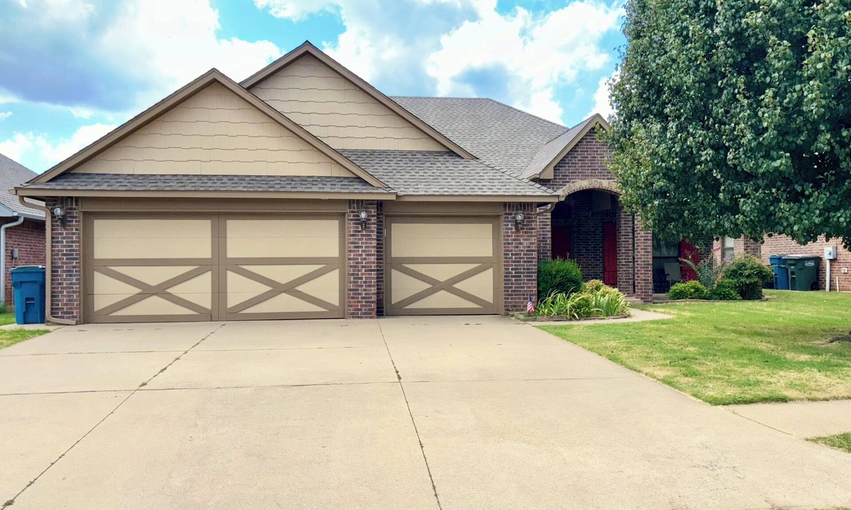 Edmond House | Heart of Edmond Retreat - 3bed 2bath