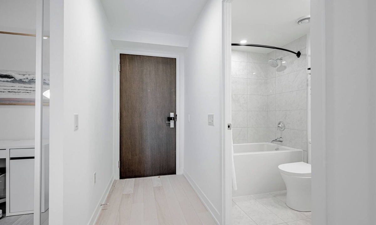 Sherwood Park Condo | Heart of Midtown Toronto, Direct TTC Subway Access