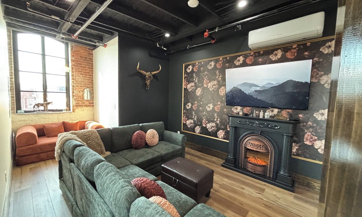 Covington Apartment | Heart of Mystic Falls - Apartment right on the square