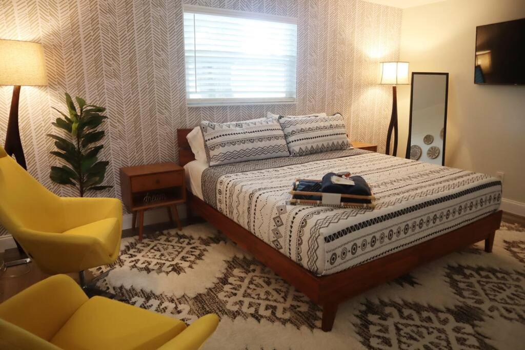 Ormond Beach House | Heart of Ormond Beach - Self check-in - Beach