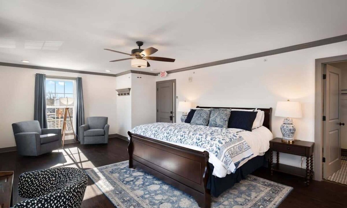Waldron Apartment | Heart of Parkville King Bed Downtown+Shopping