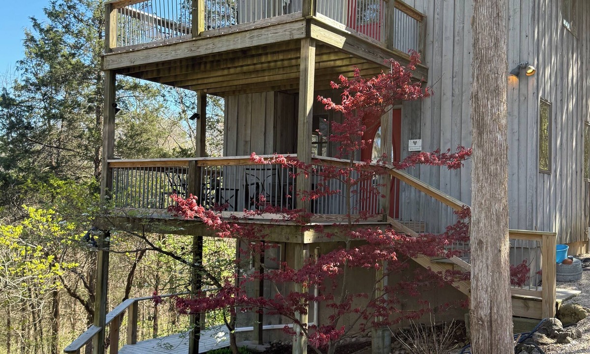 Bourbon House | Heart of The Meramec River Cabin