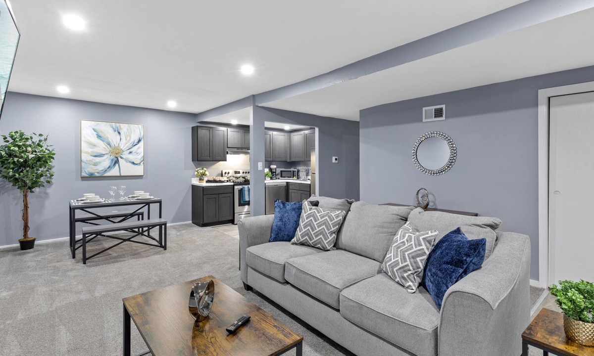 Towson Apartment | Heart of Towson Pool Balcony Gym King Parking