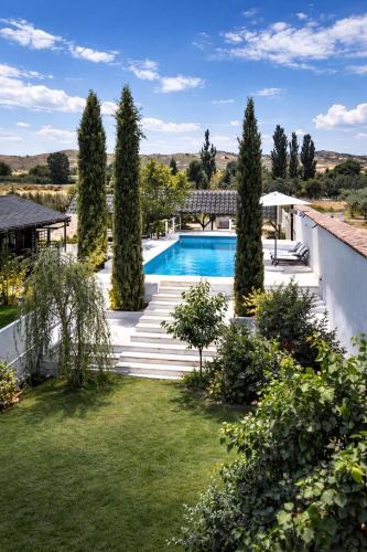 Chinchon House | heart & ponie - Retiro Rural Privado con Piscinas
