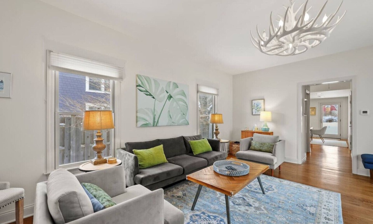 Stockbridge House | Hearth House | Prime Location!