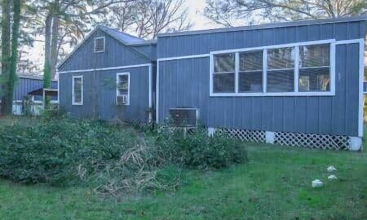 Karnack House | Hearts Cottage Waterfront Caddo Big Cypress River