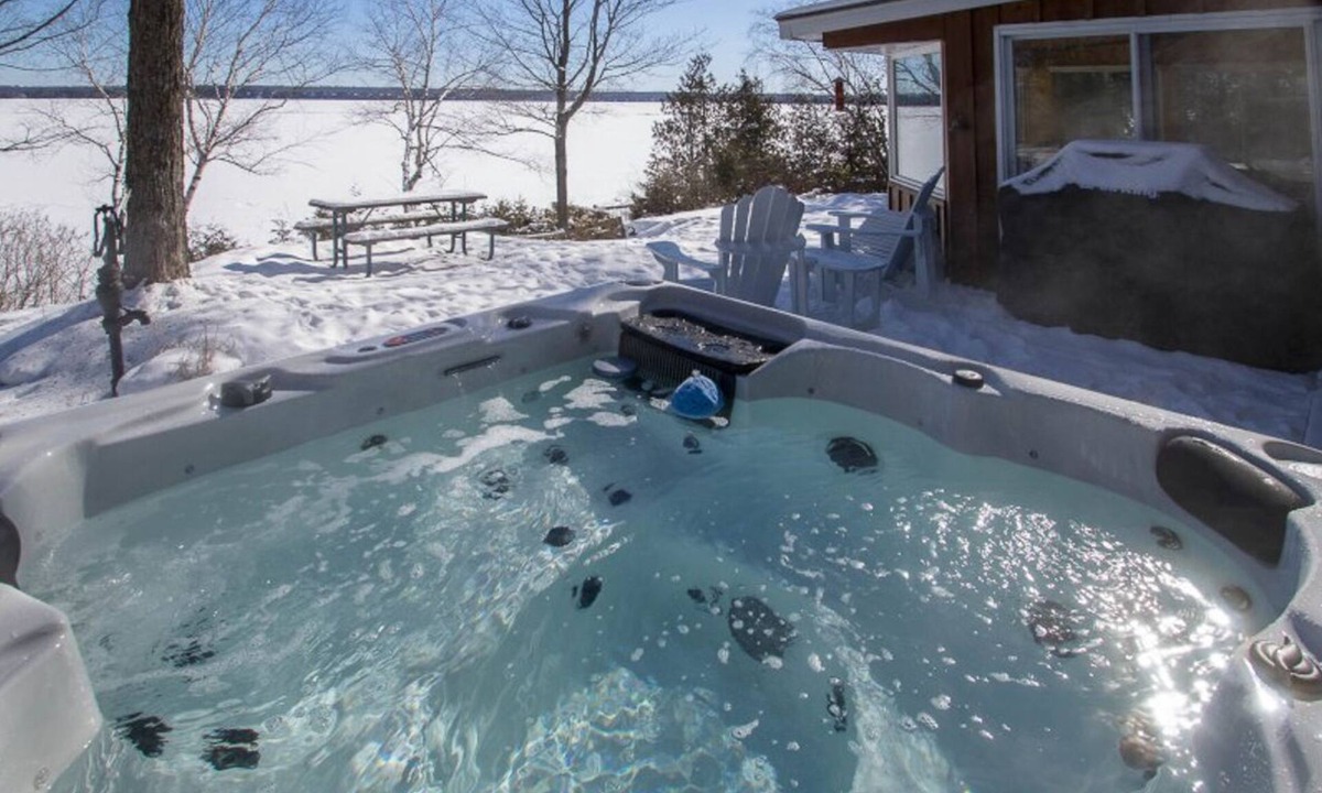 Head Lake Cottage | Hearts Home - Three Bedroom Cottage, Sleeps 4