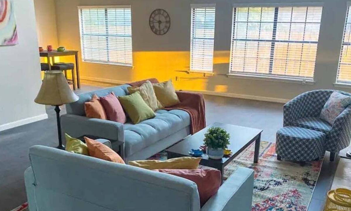 Ventura House | Heated 3BR Furnished WiFi Laundry Fort Sam w/Wi-Fi & W/D